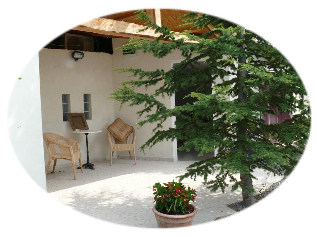 Auberge De La Couronne Lablachère 외부 사진