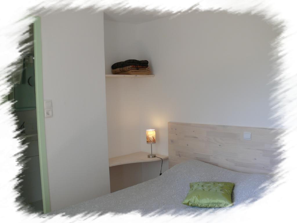 Auberge De La Couronne Lablachère 객실 사진